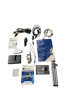 Sony Cyber-shot DSC-W200 12.1MP 8 Gb & 1 Gb sd card Accessories Camera TESTED - Picture 1 of 8