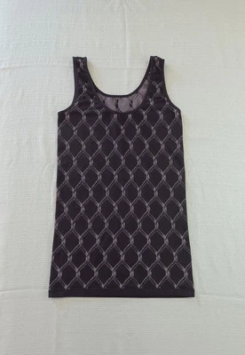 Camiseta sin mangas Rock & Republic para mujer XS negra y gris con estampado de eslabones de cadena elástica Foto 1 de 4