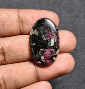 Cabochon pietra preziosa eudialite naturale di alta qualità sfusa per gioielli 28 ct. ME-14382 - Foto 1 di 6