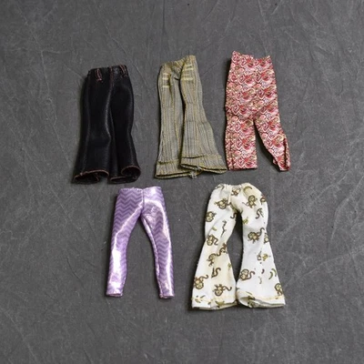 Lote de 5 Pantalones Muñeca Bratz - Cuero Sintético, Pijama, Fondos Campana, Estilo Discoteca Foto 1 de 4