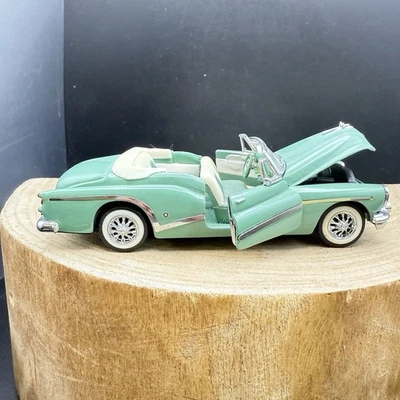 1:43 Franklin Mint 1953 Buick Skylark Convertible Mint Green Diecast Model - Image 1 of 4