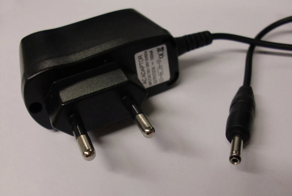 SM-PC Netzteil 5V 1A m. Hohlstecker (3,5mm x1,35mm)f. DVB-T DAB Antennen #p848