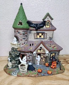O'well Haunted Witch Schulhaus/8" x 8"/Keramik ~ LESEN - Bild 1 von 6
