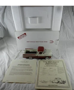 New in Box - Danbury Mint 1957 Dodge Sweptside D100 Pickup w/ COA - 1:24 Scale - Picture 1 of 10
