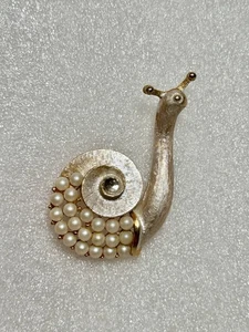 Vtg Faux Pearl Rhinestone SNAIL Pin Brooch Silver/Gold Tone Pin Custom Jewelry - Picture 1 of 10