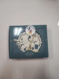 Lenox Mickey und Co. Seasons Greetings Weihnachtsschmuck, neu im Karton - Bild 1 von 1