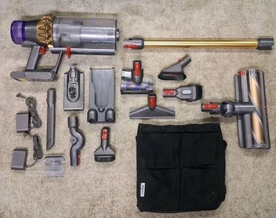 Dyson SV16 ~ V11 GOLD Aspiradora con varilla inalámbrica de gran tamaño cabezal de alto par Foto 1 de 3