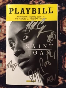 Playbill Condola Rashad e Cast Firmato Santa Giovanna - Foto 1 di 6