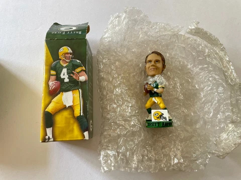 VINTAGE BRETT FAVRE GREEN BAY PACKERS MINI BOBBLEHEAD COPPS PICK N SAVE Cover