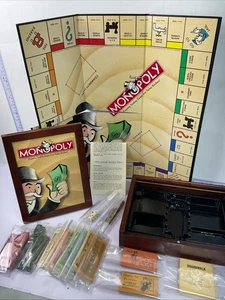 Colección de juegos vintage MONOPOLY biblioteca de madera estantería caja de madera - Imagen 1 de 5