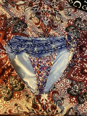 Parte inferior de bikini estampada azul y blanco Athleta talla M Foto 1 de 4