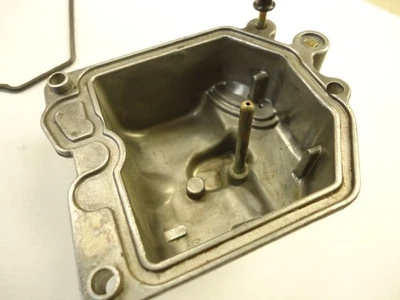 Honda CB750C 1981-1982 cámara de flotador de carburador con bomba aceleradora OEM CB900C 750 Foto 1 de 4