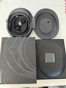 Microsoft HoloLens (1st Gen) – Fully Working – Original Box & Case, developer ed - Picture 1 of 11