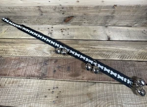 Verstellbares Halsband für große Hunde 25 Zoll schwarz weiß Knochen Metall Jingle Bells lange Leine - Bild 1 von 9
