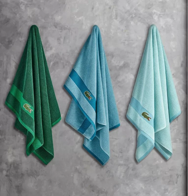 Toalla de baño de algodón Supima antimicrobiana a rayas LACOSTE HOME 30" X 52" Foto 1 de 1