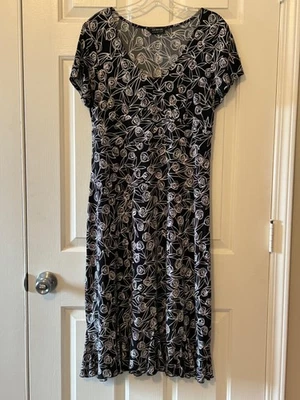 George stretch black/white floral short sleeve dress, ruffle at bottom, ladies M - Image 1 of 4