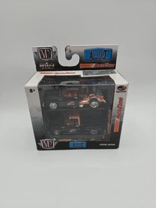 M2 Machines Auto-Lift 2-Pack AutoZone Silverado Square body - Picture 1 of 4
