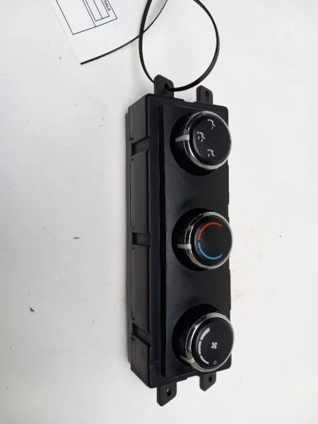 CONTROL DE CLIMATIZACIÓN CALENTADOR DE AIRE ACONDICIONADO para Dodge Grand Caravan 2009-2011 OEM 5511810AD Foto 1 de 4