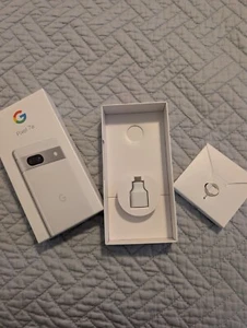 Google Pixel 7a box + accessories (no device) - Photo 1 sur 3