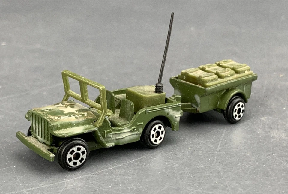 1:87 Vintage Die-Cast Zee Toys M*A*S*H Jeep & Trailer 1976 D1521 - Image 1 of 4