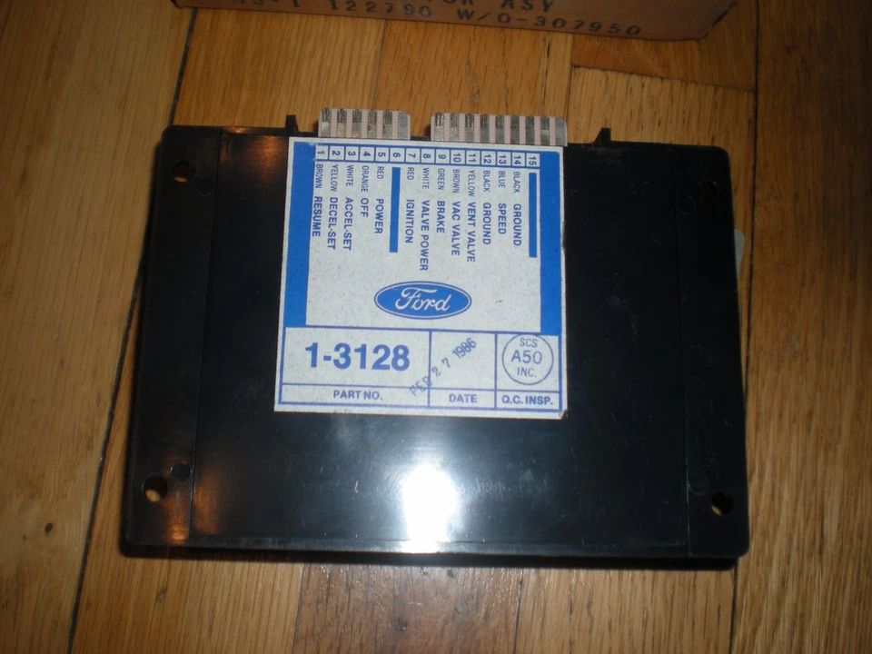 NOS 1986 1987 福特 MUSTANG 速度控制调节器 E4AZ-9D757-A — 第 1/2 张图片