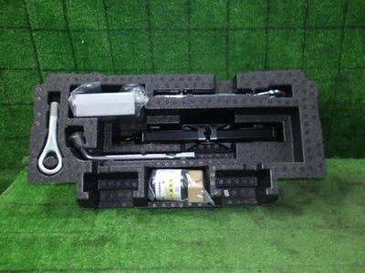 Kit de herramientas DAIHATSU Tanto 2019 5BA-LA660S [usado] [PA116270054] Foto 1 de 2