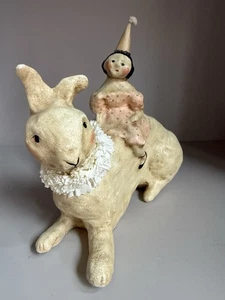 Figurina Nicol Sayre ragazza pasquale coniglio a cavallo 2004 - Foto 1 di 6