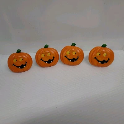Vintage Jack O Lanterna Tovagliolo Anelli Resina Set di 4 Zucche Halloween 3D - Immagine 1 di 4