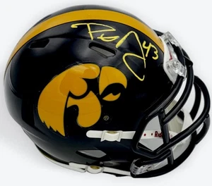 PAT ANGERER SIGNIERTER IOWA HAWKEYES FOOTBALL MINIHELM INDIANAPOLIS COLTS BAS K65 - Bild 1 von 2