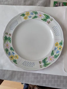 Piatto insalata a traliccio con fiori in ceramica Herend Village - Foto 1 di 2