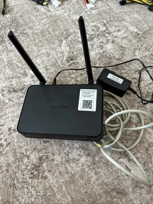 NETGEAR R6020 750 Mbps 4 Port Dual Band WiFi Router - Image 1 of 4