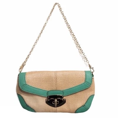 Bolso sin asas Express tejido de fibra natural y borde verde con cadena dorada Foto 1 de 4