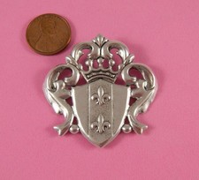 Shield And Crown - 1 Pc(s) Beautiful Ant Silver Fleur De Lis