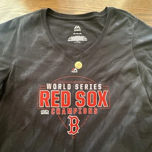 Boston Red Sox 2018 World Series Champions Team Roster V-Neck Shirt Women's XXL - Picture 1 of 7