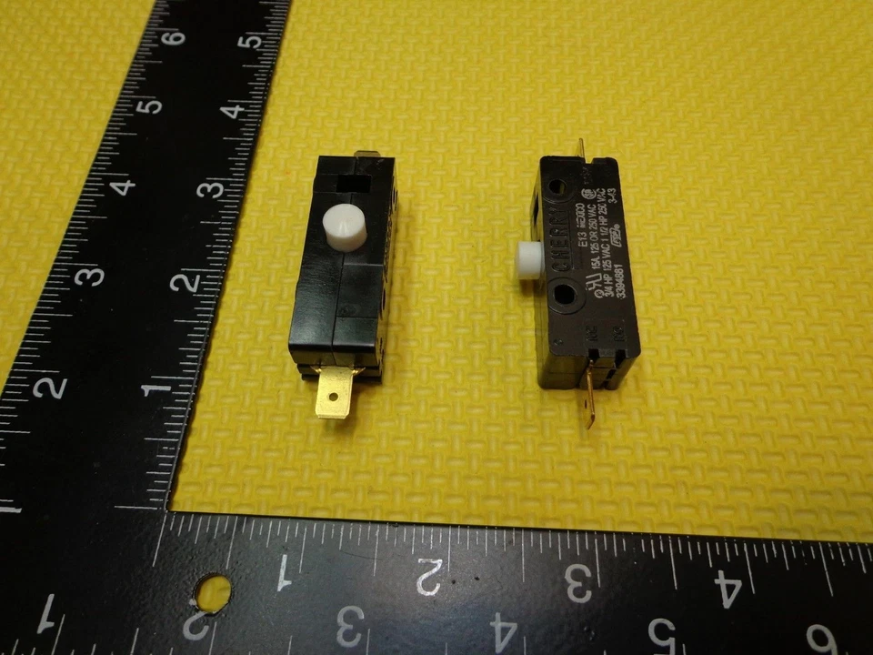 Cherry 0E1324EC E13  Normally Closed Pushbutton Switch 15A 125/250 VAC Qty 1 - Image 1 of 1