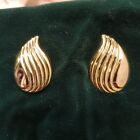 Teardrop Flame Swirls Gold Tone Stud Earrings Fashion Estate Jewelry Vintage 1"