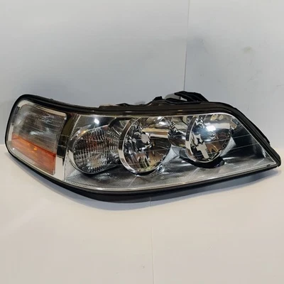 林肯镇汽车右手车头灯总成原始设备制造商透明镜头 — 第 1/4 张图片