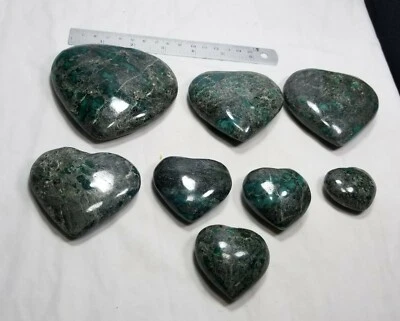 Natural Chrome green verdite in hornblend- newly discovered healing Heart shape - Image 1 of 4