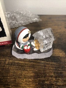 1993 Hallmark Frosty Friends Collector Series #14 Eskimo Christmas Ornament - Picture 1 of 8