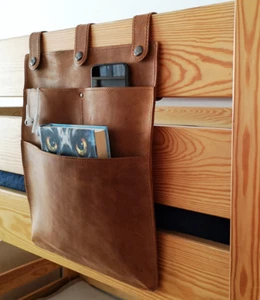 Bolsa de almacenamiento para el hogar bolsillo de cabecera cuero de vaca soporte para colgar en la pared marrón H923 - Imagen 1 de 4