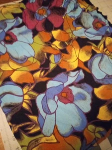 2.5 Yds 52" Wide Black With Beautiful Floral Silky Polyester Fabric - Picture 1 of 6