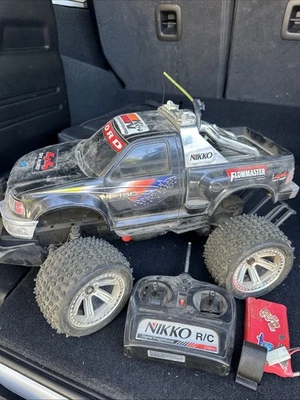VTG Nikko 1995 Ford F-150 1:10 Remote Control Radio Control Monster Truck Toy - Image 1 of 4