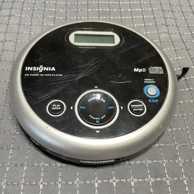 Insignia портативный CD-плеер FM-тюнер модель NS-P5113 MP3 воспроизведение проверено читать - Изображение 1 из 4