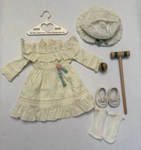 NIÑA AMERICANA SAMANTHA CÉSPED FIESTA CONJUNTO CROQUET MAZO, ZAPATOS DE BAILE Y CALCETINES - Imagen 1 de 20