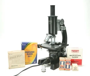 Microscopio vintage Wetzlar ultralux con lentes 4+1, luz, escenario y accesorios. - Imagen 1 de 9