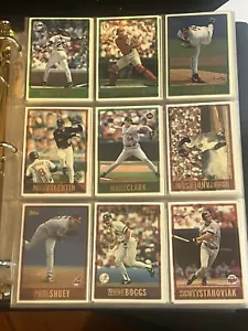 1997 Topps Baseball Card Complete Set Cards 1-496 NM in Binder & Sheets JETER - Bild 1 von 1