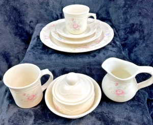 Pfaltzgraff Tea Rose 8 Pieces x 4 Place Settings - Picture 1 of 8