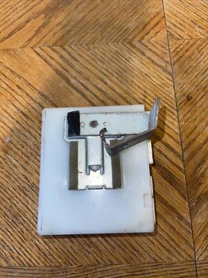 Memory Driver Position Control 98800EH100 2006-2008 INFINITI M35 - Imagem 1 de 3