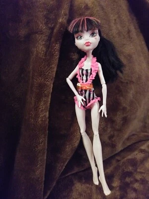 Monster High Draculaura Beach Beasties. Usado. Excelente estado. Foto 1 de 2