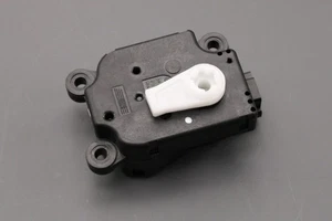 Genuine Land Rover Discovery 4 2010-2016 heater control motor (left) LR041273 - Picture 1 of 8